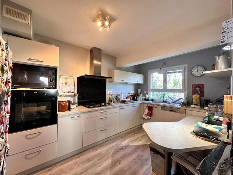 Maison - 99 m² - 5 pièces