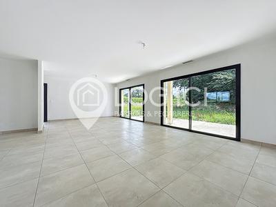 Maison - 120 m² - 4 pièces