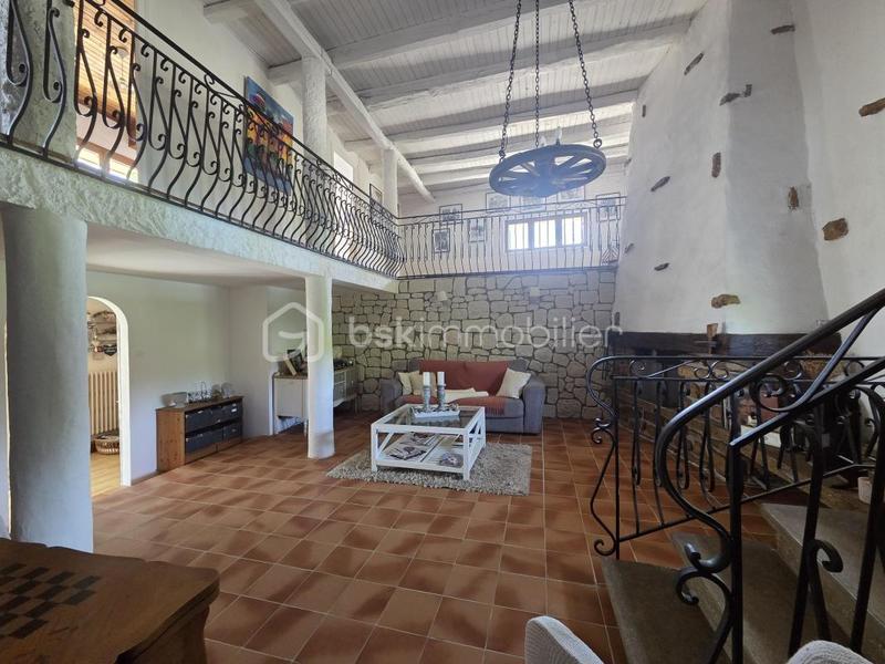 Maison ancienne - 220 m² - 7 pièces