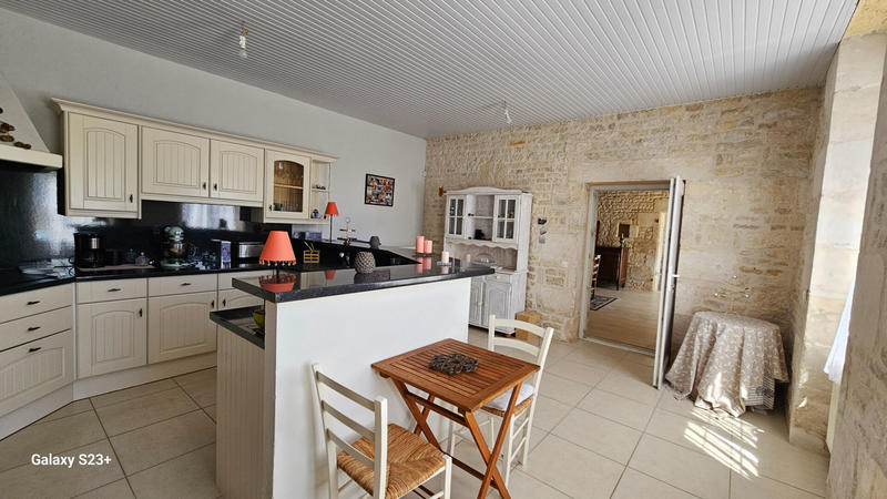 Maison - 400 m² - 11 pièces