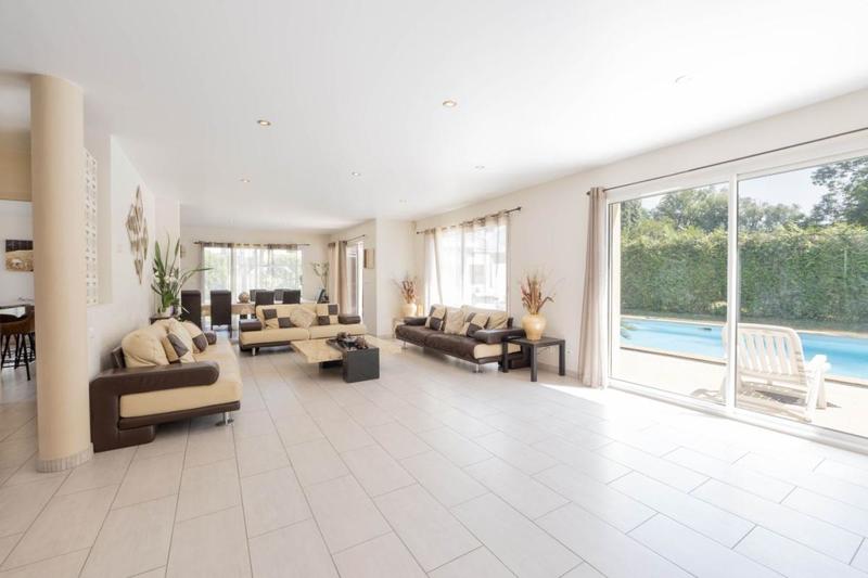 Villa - 185 m² - 6 pièces