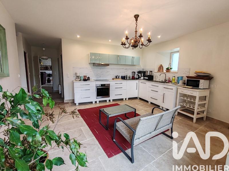 Maison - 246 m² - 9 pièces