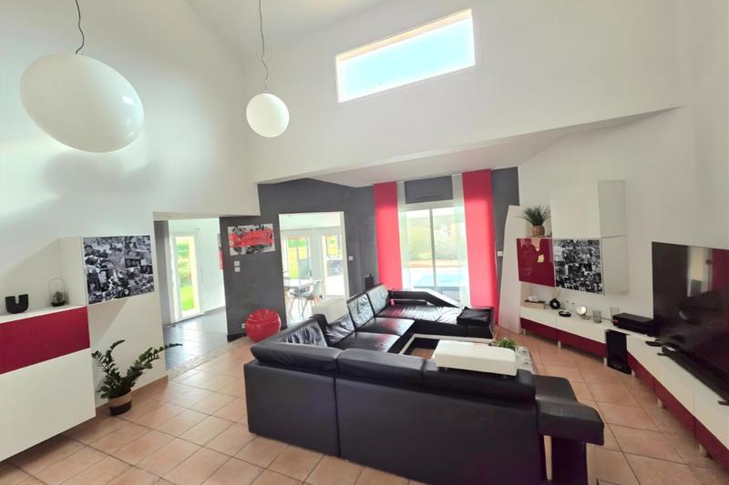 Villa - 208 m² - 208 pièces