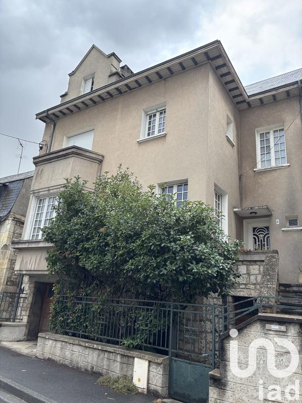 Maison - 225 m² - 7 pièces