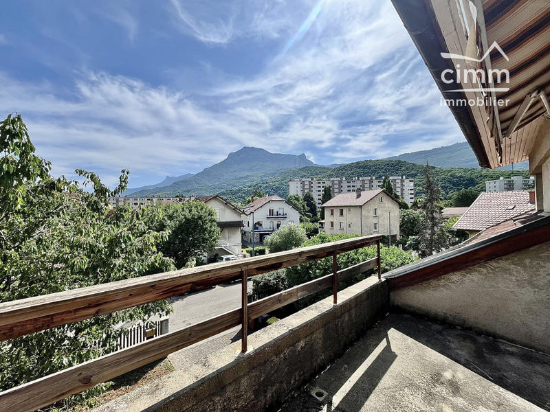 Maison - 186 m² - 8 pièces