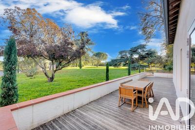 Maison - 510 m² - 15 pièces