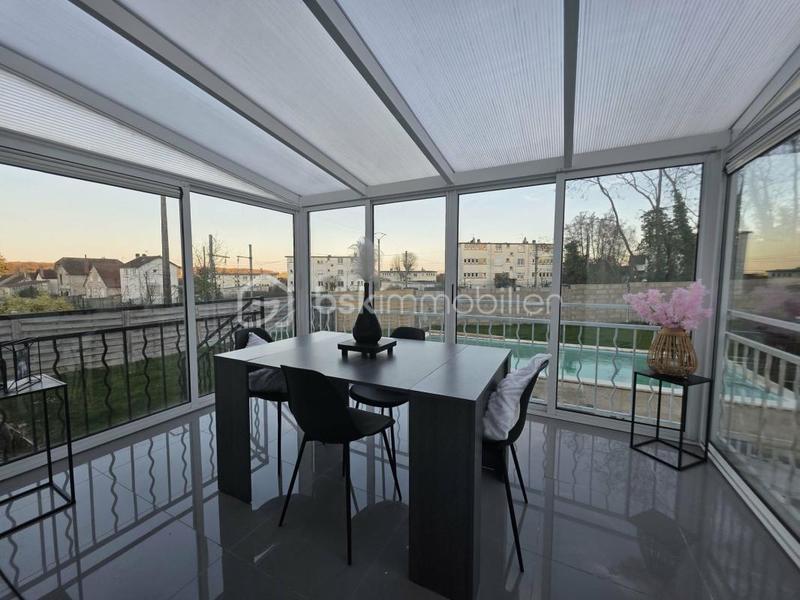 Pavillon - 110 m² - 6 pièces