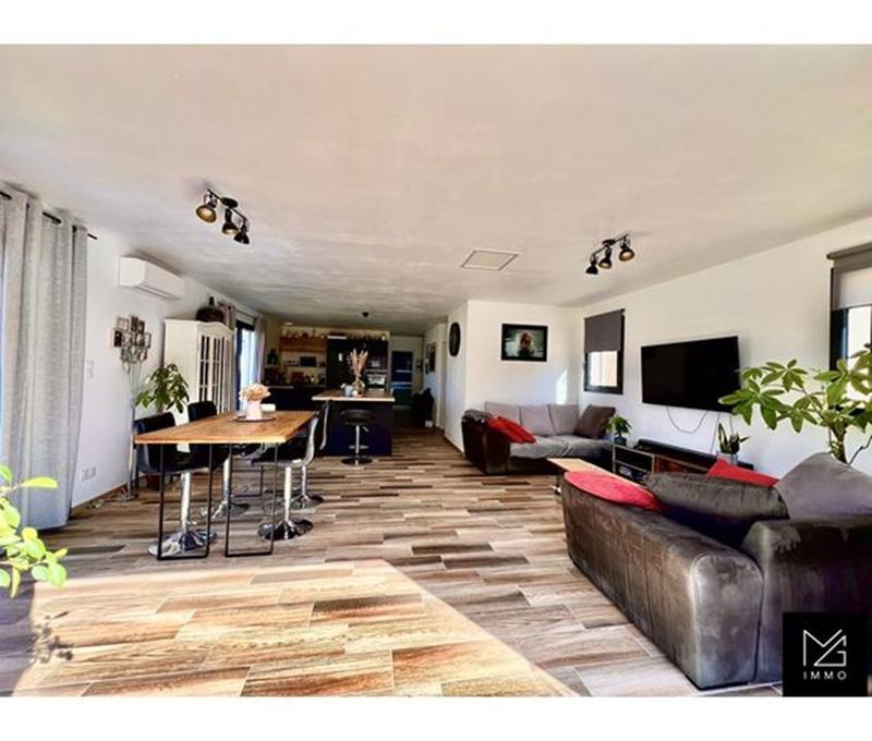 Maison traditionnelle - 114 m² - 4 pièces