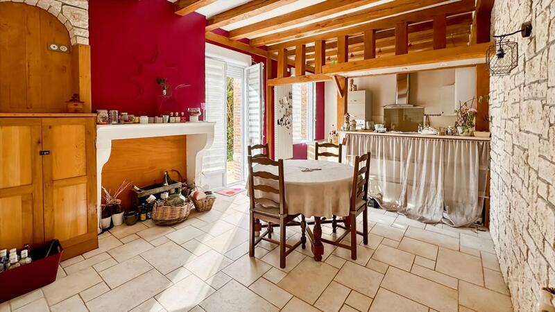 Maison - 256 m² - 8 pièces