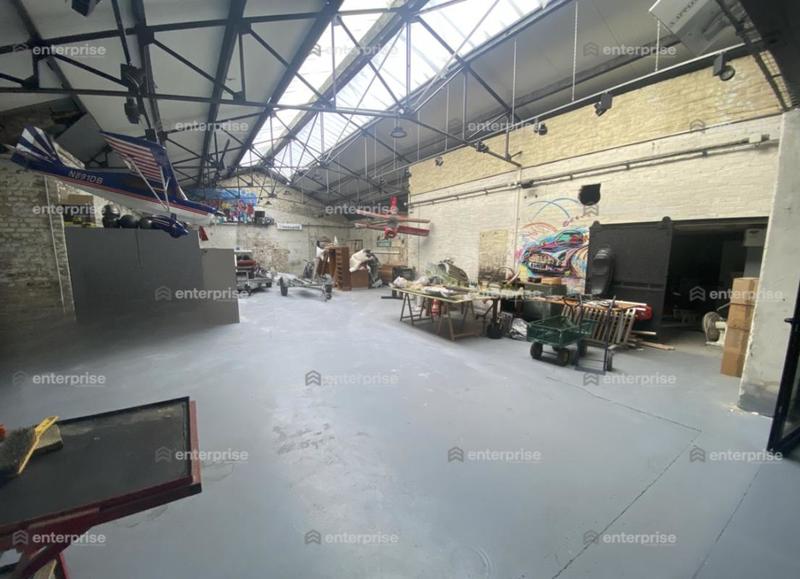 Local d'activité / Entrepôt - 420 m²