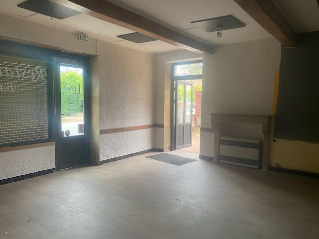 Local commercial - 150 m² - 4 pièces