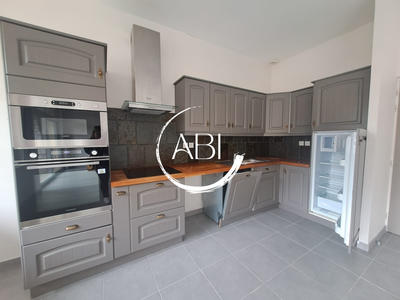 Appartement - 85 m² - 3 pièces