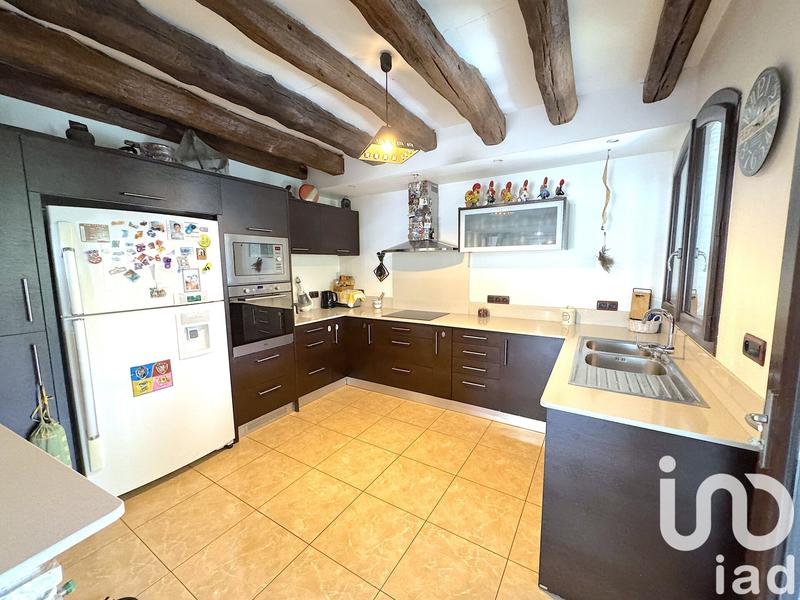 Maison - 200 m² - 8 pièces