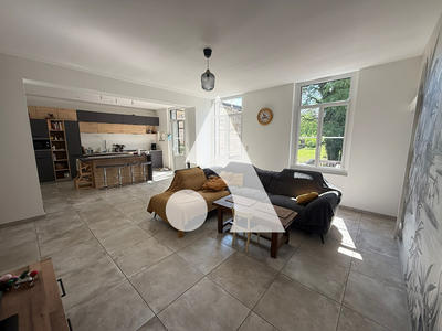 Maison - 215 m² - 6 pièces