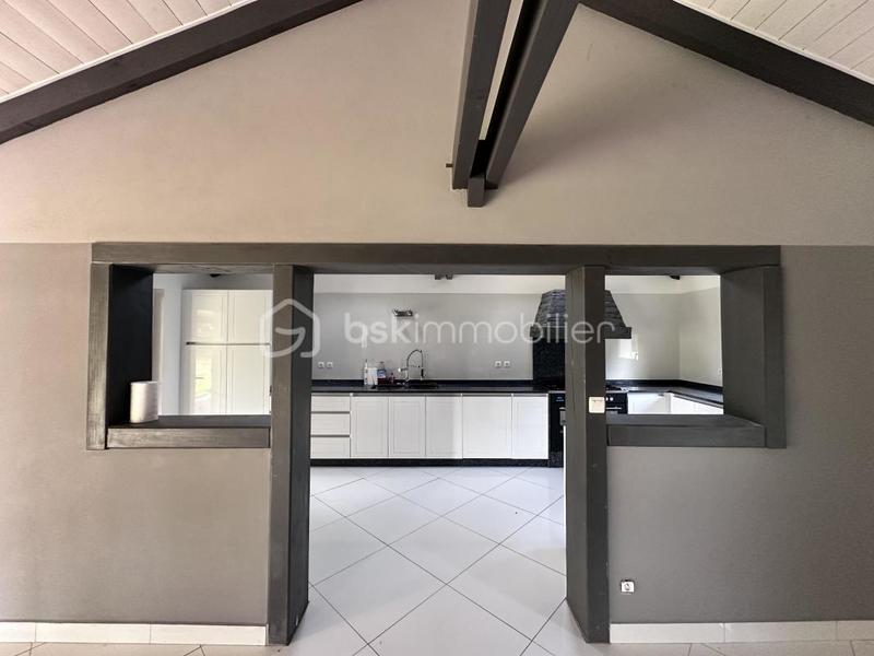 Propriété - 107 m² - 6 pièces