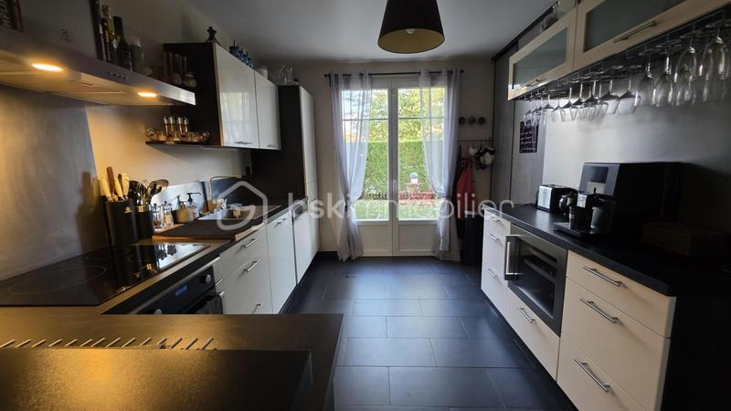 Maison - 142 m² - 6 pièces