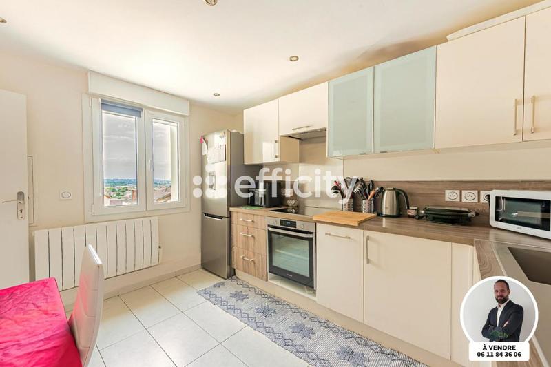 Maison - 270 m² - 8 pièces