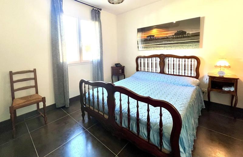 Maison - 240 m² - 8 pièces