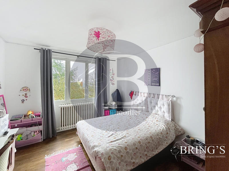 Maison - 196 m² - 9 pièces