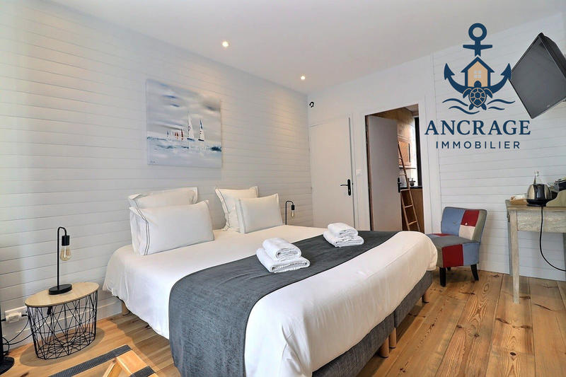 Maison ancienne - 266 m² - 9 pièces