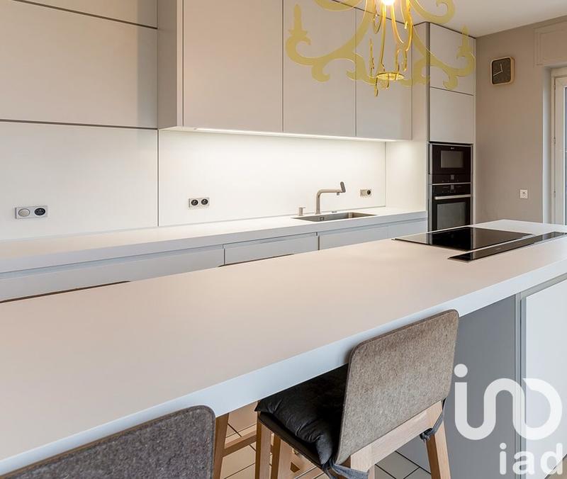 Maison - 282 m² - 8 pièces