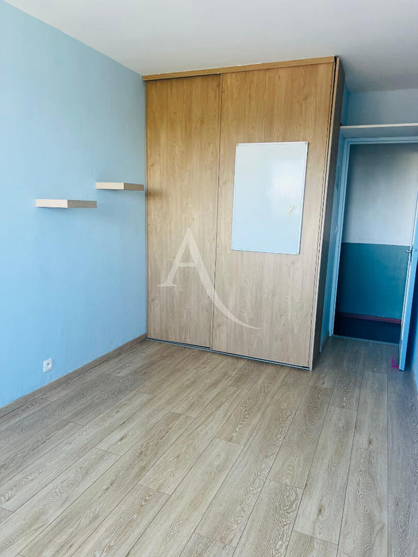 Appartement - 100 m² - 5 pièces