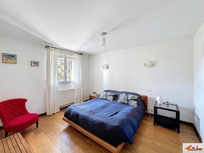 Maison - 180 m² - 7 pièces