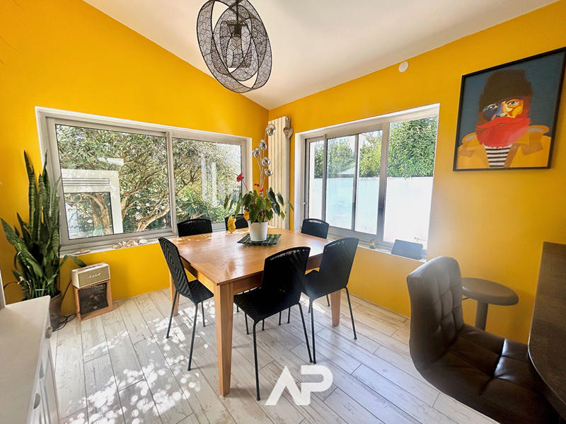 Maison - 97 m² - 5 pièces