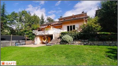 Maison - 223 m² - 11 pièces