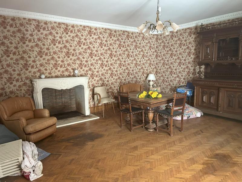 Maison - 232 m² - 8 pièces