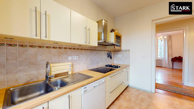 Appartement - 122 m² - 5 pièces