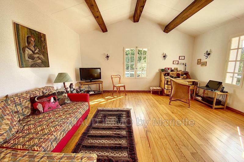 Villa - 225 m² - 6 pièces