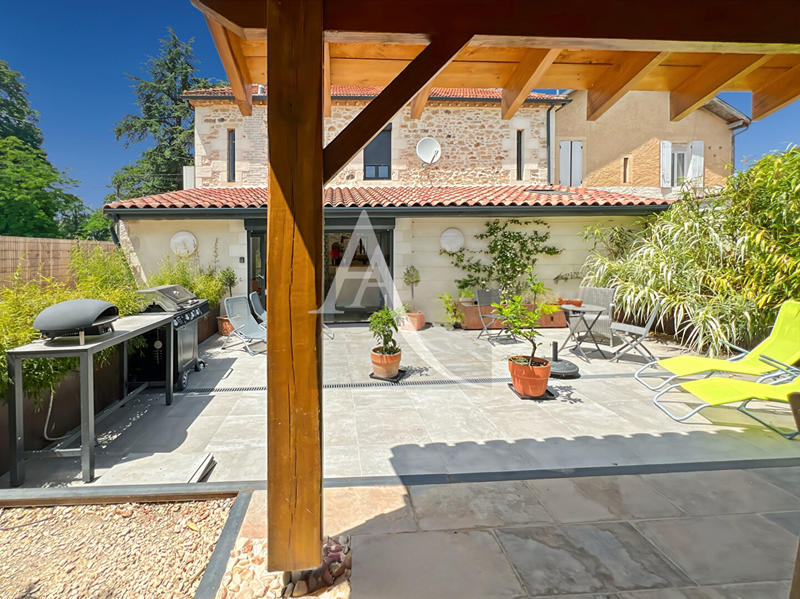 Maison - 180 m² - 7 pièces