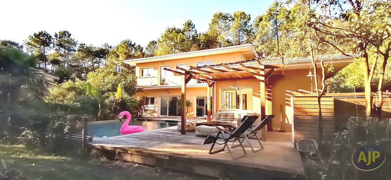 Maison - 184 m² - 6 pièces