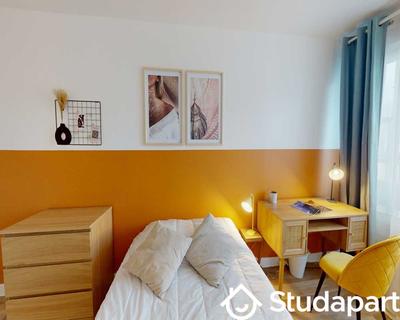 Chambre - 100 m² - 1 pièce