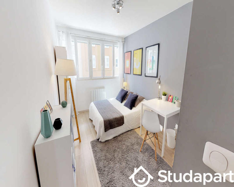 Chambre - 70 m² - 1 pièce