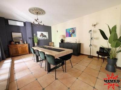 Maison - 200 m² - 7 pièces