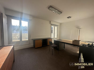Bureau - 93 m²