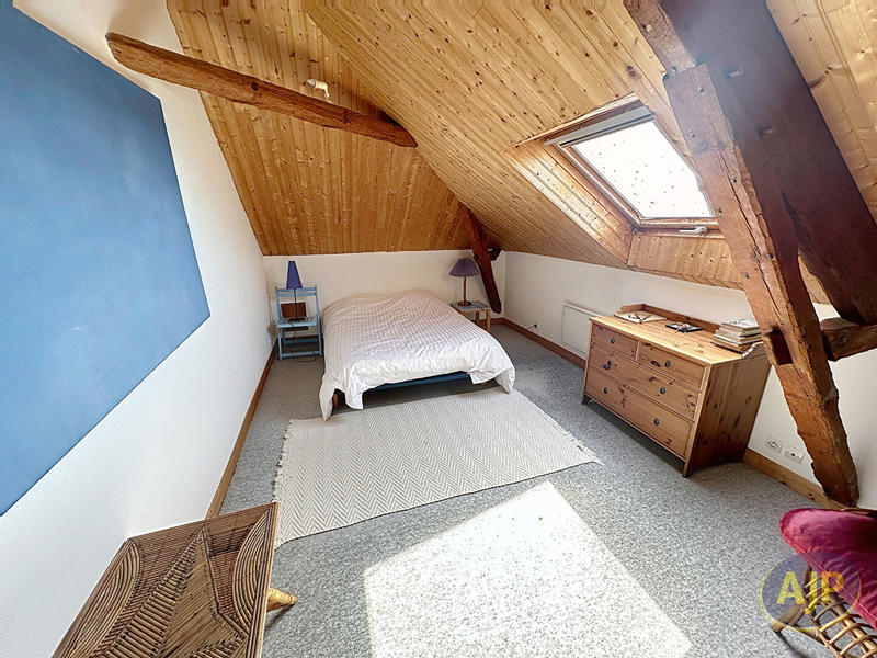 Maison - 350 m² - 12 pièces