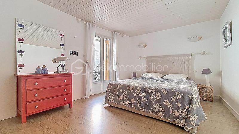 Maison en pierre - 111 m² - 7 pièces