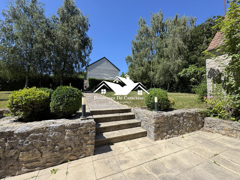 Maison - 266 m² - 8 pièces