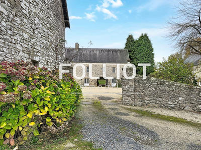 Maison - 250 m² - 8 pièces