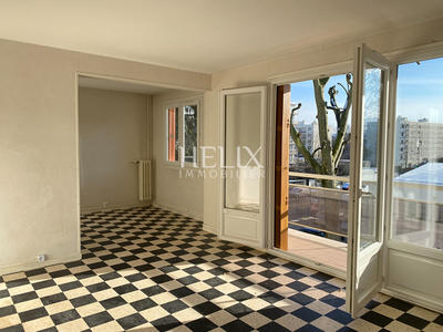 Appartement - 85 m² - 5 pièces