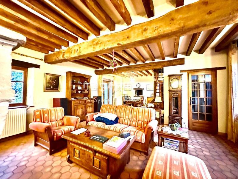 Corps de ferme - 270 m² - 8 pièces