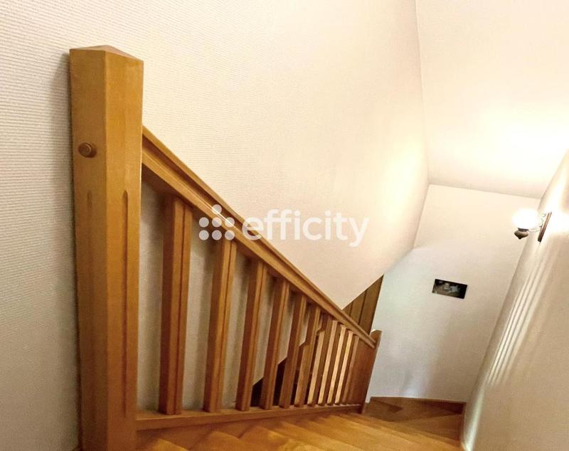 Maison - 110 m² - 6 pièces