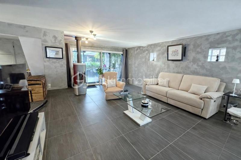 Maison traditionnelle - 186 m² - 5 pièces