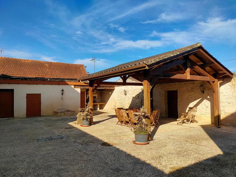 Maison - 600 m² - 16 pièces