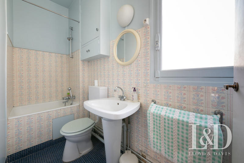 Maison - 183 m² - 9 pièces