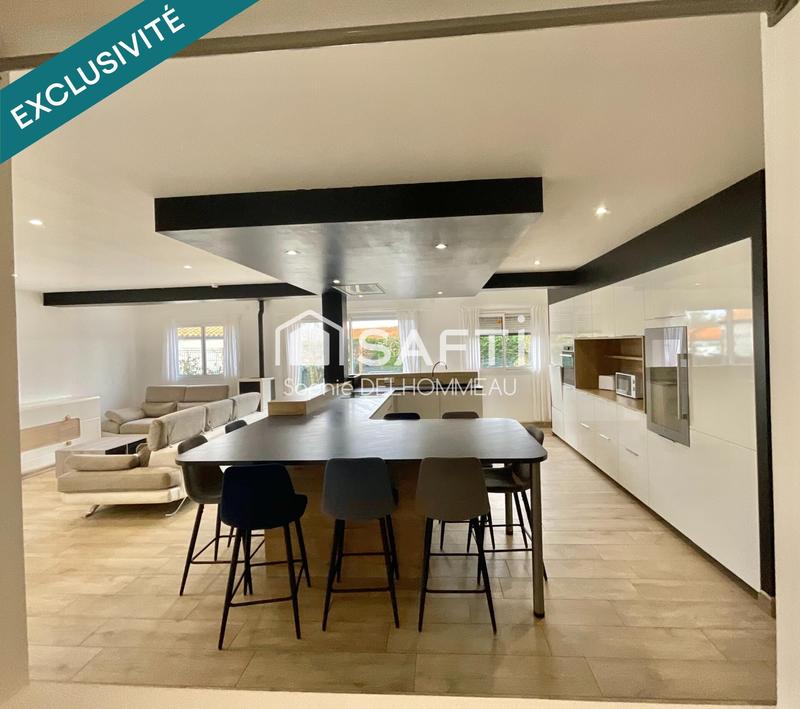 Maison - 196 m² - 9 pièces