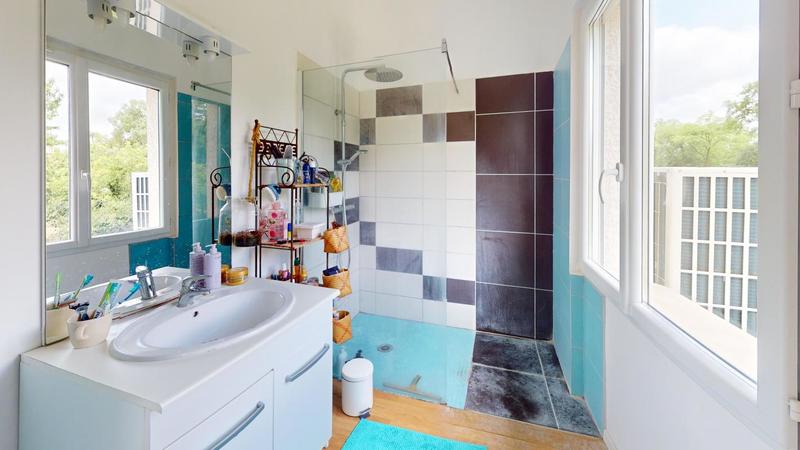 Maison - 228 m² - 6 pièces